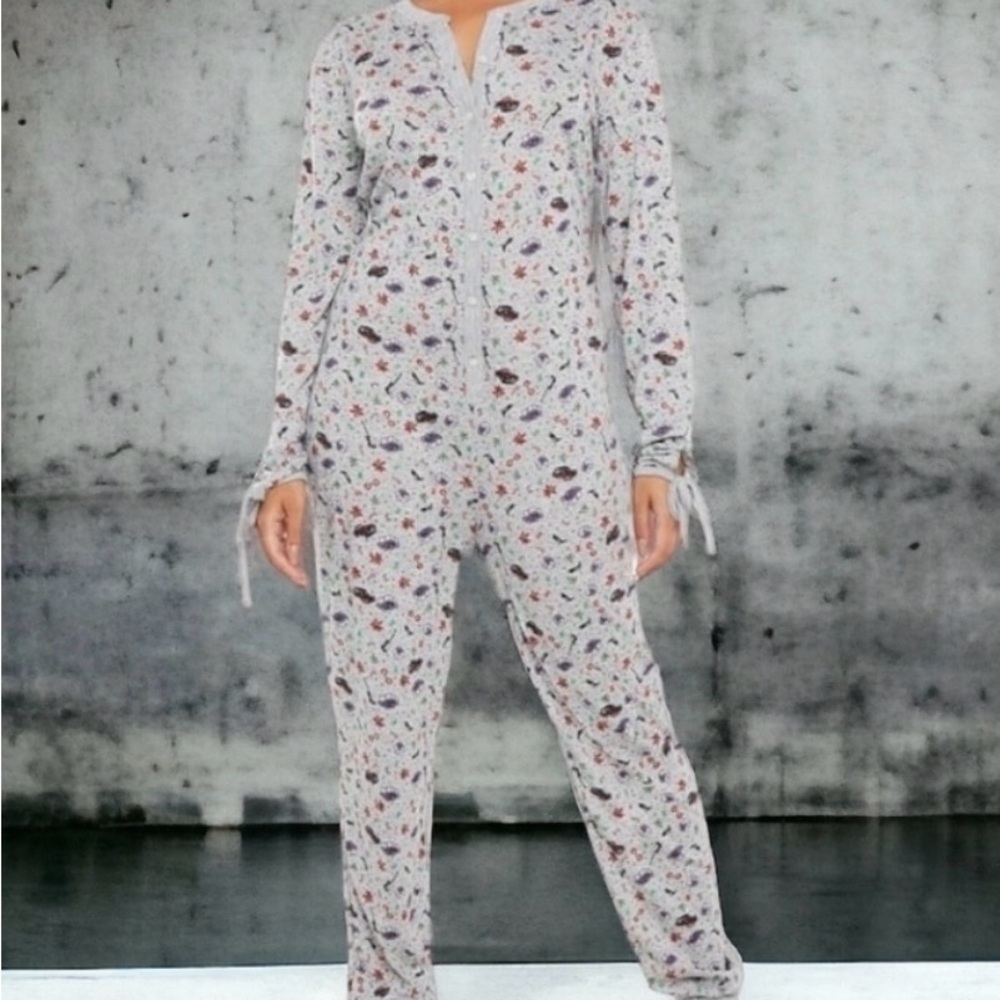 SAVAGE X FENTY TIS THE SAVAGE OPEN-BACK ONESIE SIZE LARGE
